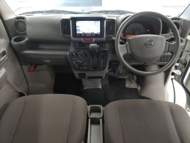 2018 Nissan NV100 Clipper GX 4WD auction photo 3