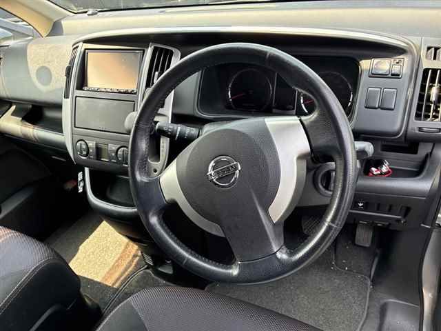 2009 Nissan Serena ハイウェイスター auction photo 3
