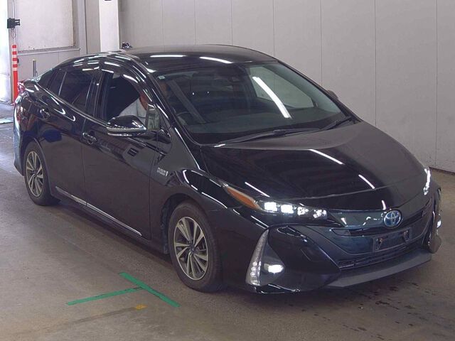 2017 Toyota Prius PHEV A Japan auction vehicle