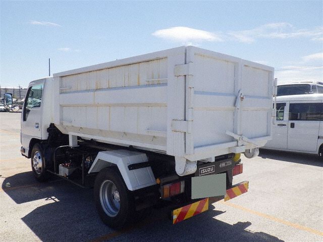 2014 Isuzu Elf auction photo 2