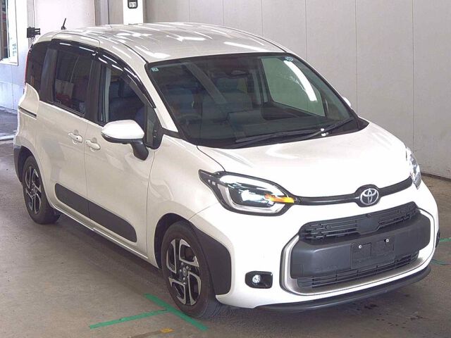 Japan Auction Vehicles 8 2023 Toyota Sienta ハイブリッドZ auction photo