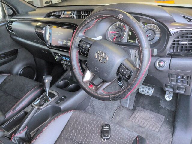 2022 Toyota Hilux Z GR Sport 4WD auction photo 6