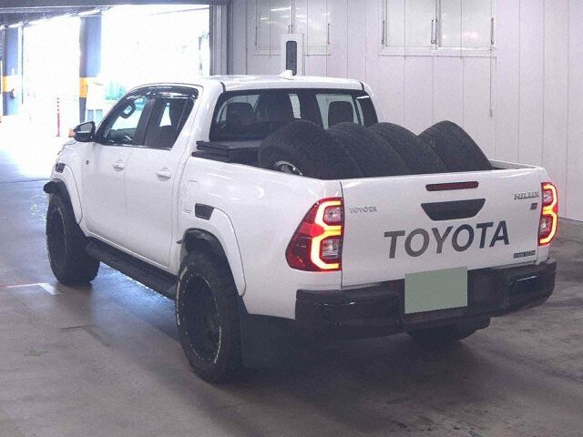 2022 Toyota Hilux Z GR Sport 4WD auction photo 2