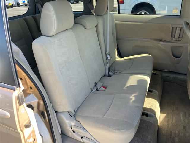2013 Toyota Isis L auction photo 7
