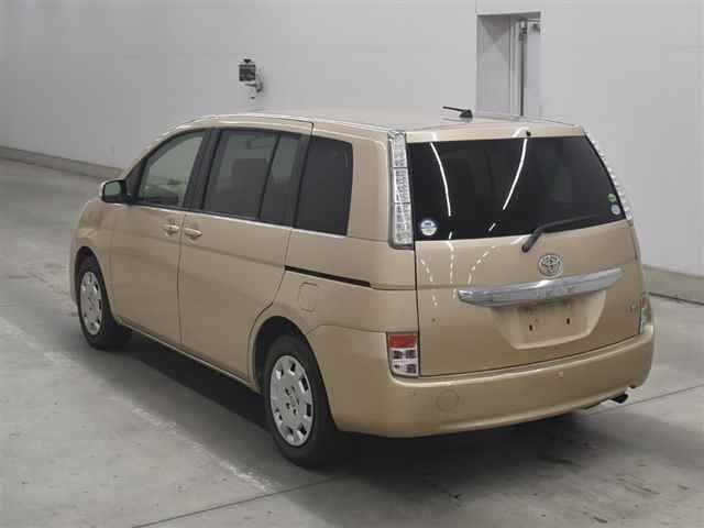 2013 Toyota Isis L auction photo 2