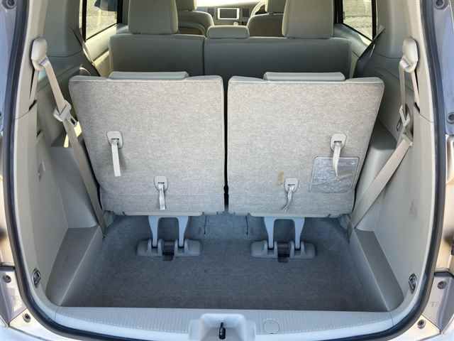 2013 Toyota Isis L auction photo 9