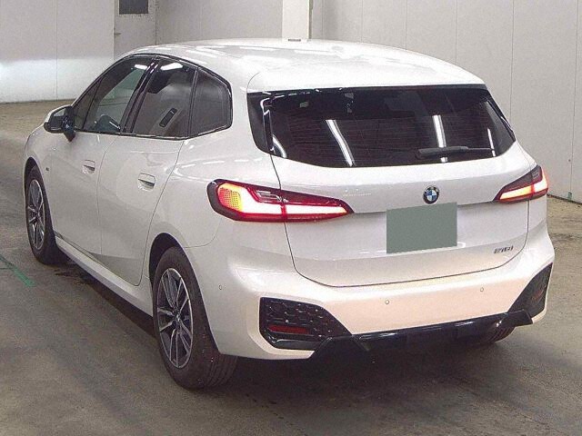 2024 BMW 2 Series 218IアクテツアMスポ auction photo 2