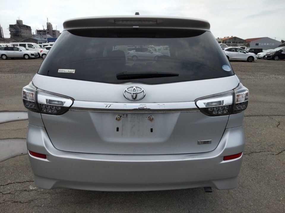 2017 Toyota Wish auction photo 5