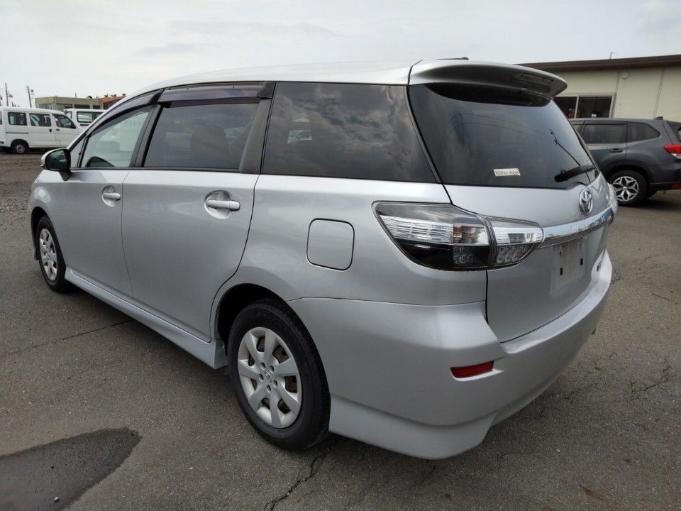 2017 Toyota Wish auction photo 6