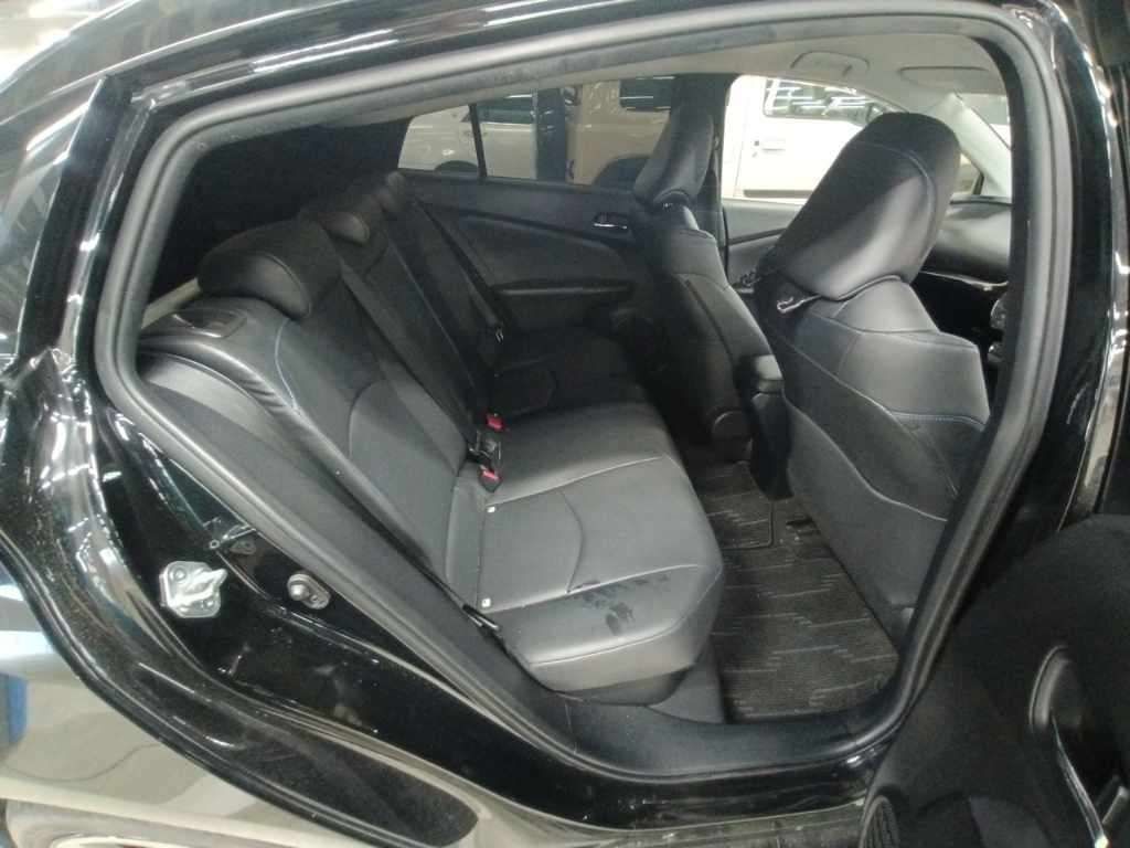 2019 Toyota Prius Aツーリングセレクション auction photo 12
