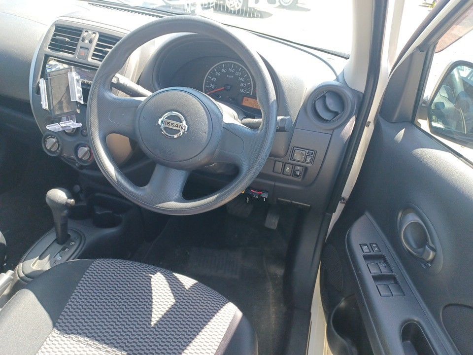2017 Nissan March auction photo 3