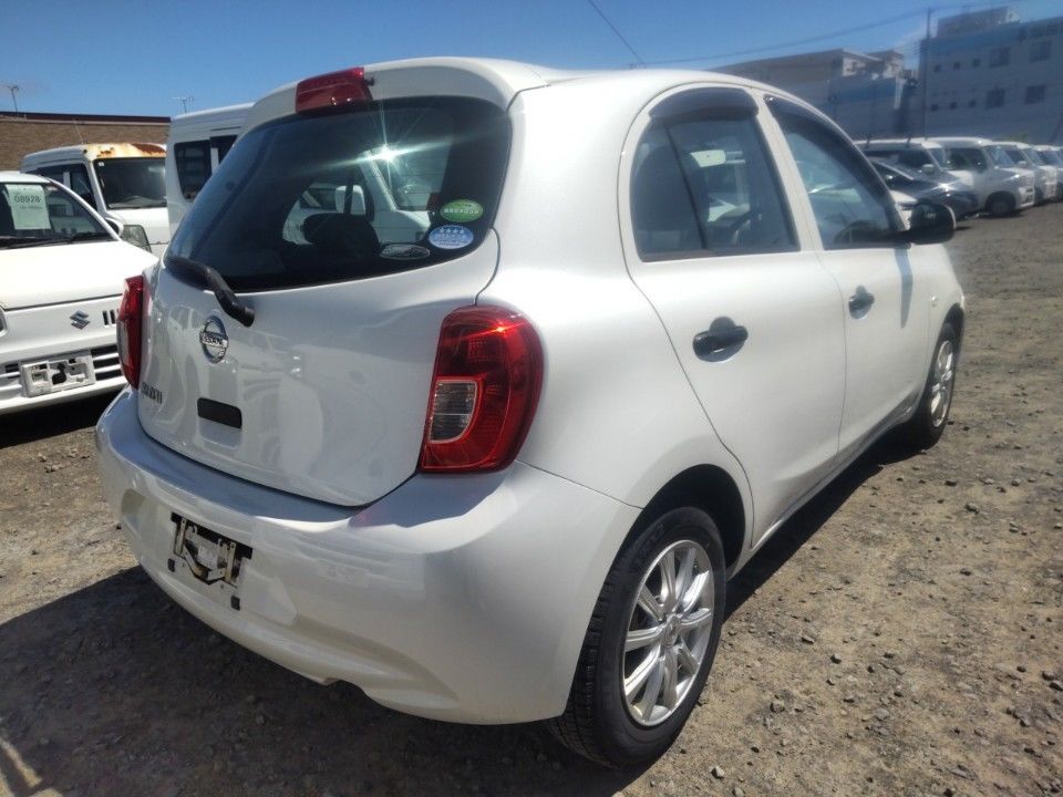 2017 Nissan March auction photo 2
