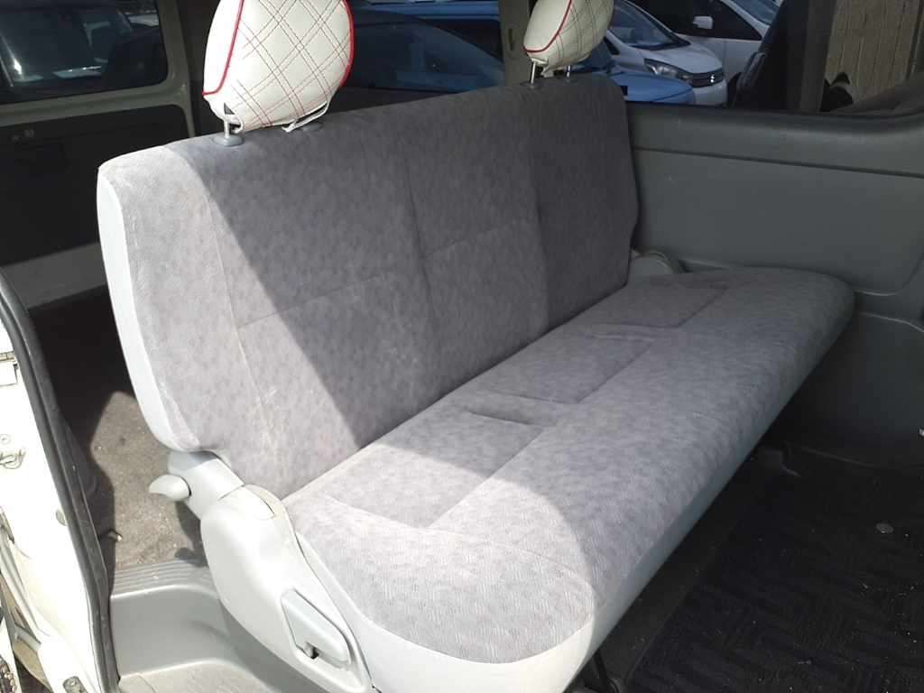 2007 Toyota Hiace ロングスーパーGL 4WD auction photo 10