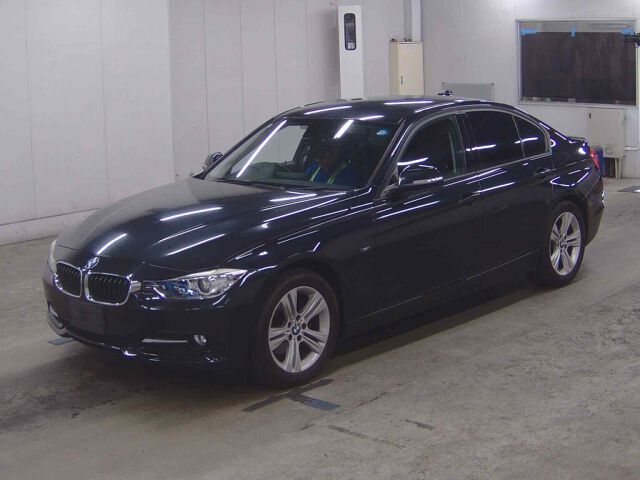 2013 BMW 3 Series 320DブルPスポーツ auction photo 4