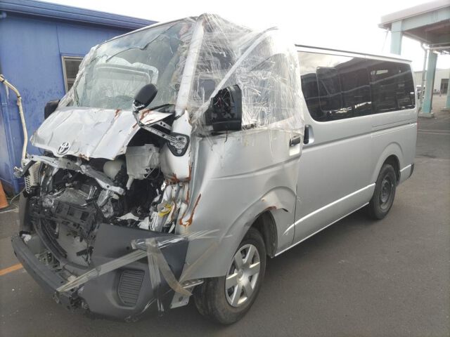 2024 Toyota Hiace 4WD auction photo 4