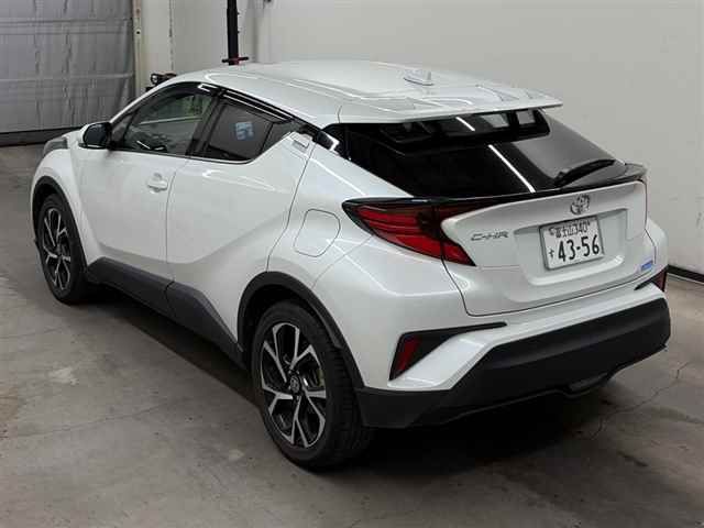 2022 Toyota C-HR G-T auction photo 2