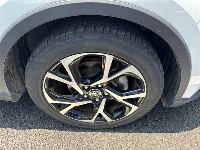 2022 Toyota C-HR G-T auction photo 8