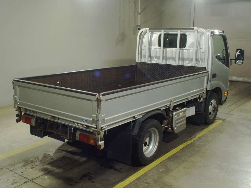 2022 Toyota Dyna 4WD auction photo 2