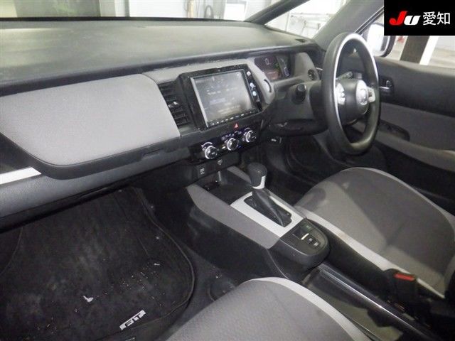 2021 Honda Fit e HEVクロスター auction photo 3