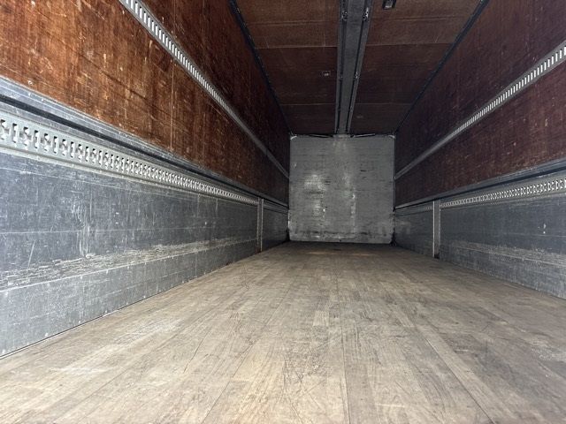 2013 Isuzu Giga Aluminum Wing auction photo 18