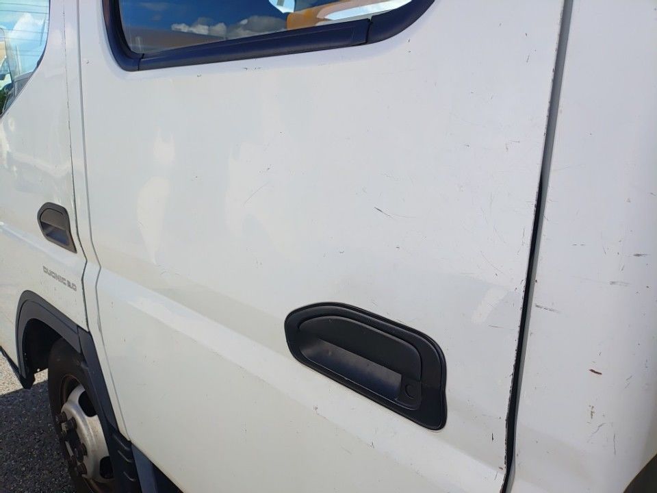 2017 Mitsubishi Fuso Canter auction photo 25