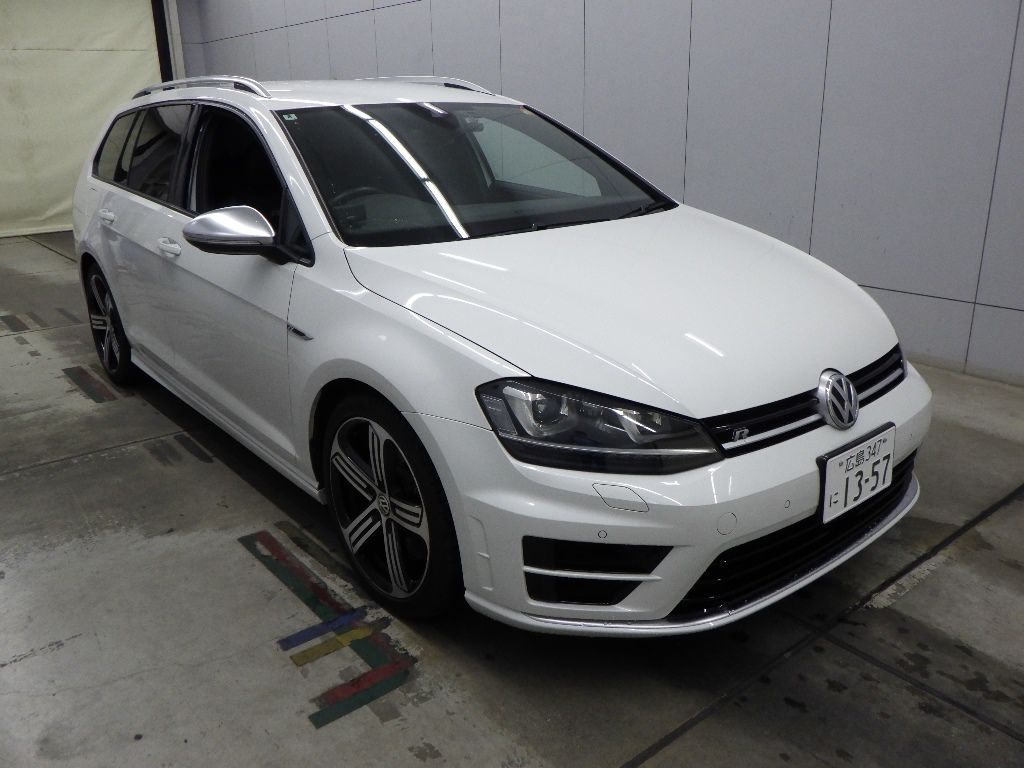 Japan Auction Vehicles 17 2016 Volkswagen ゴルフ ワゴン 4WD R Variant auction photo
