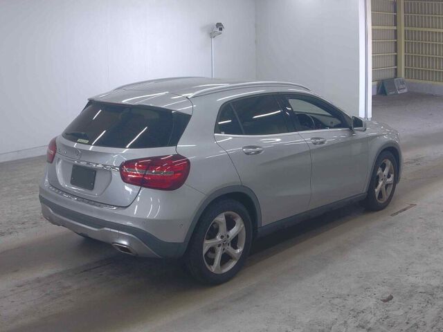 2017 Mercedes-Benz GLA-Class GLA180 auction photo 5