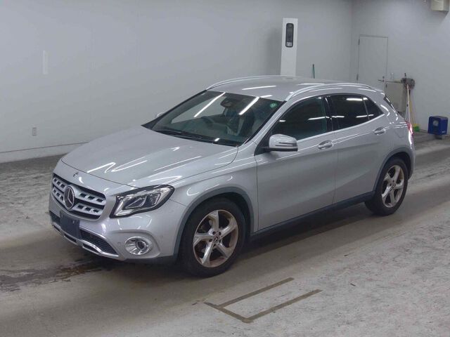 2017 Mercedes-Benz GLA-Class GLA180 auction photo 4