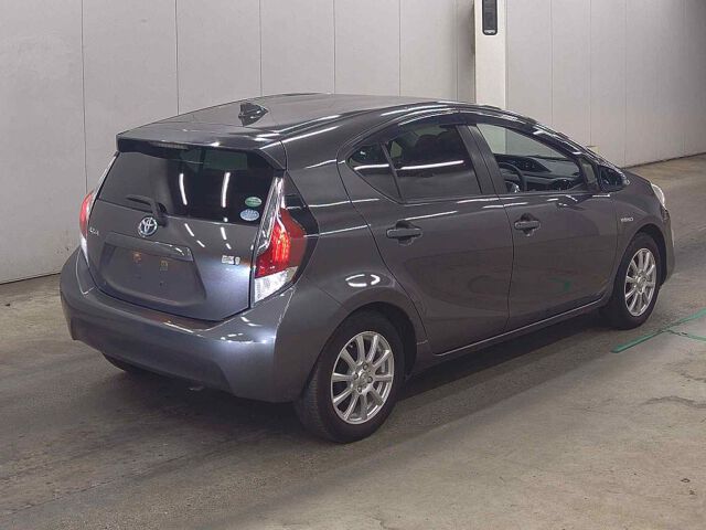 2015 Toyota Aqua S auction photo 5