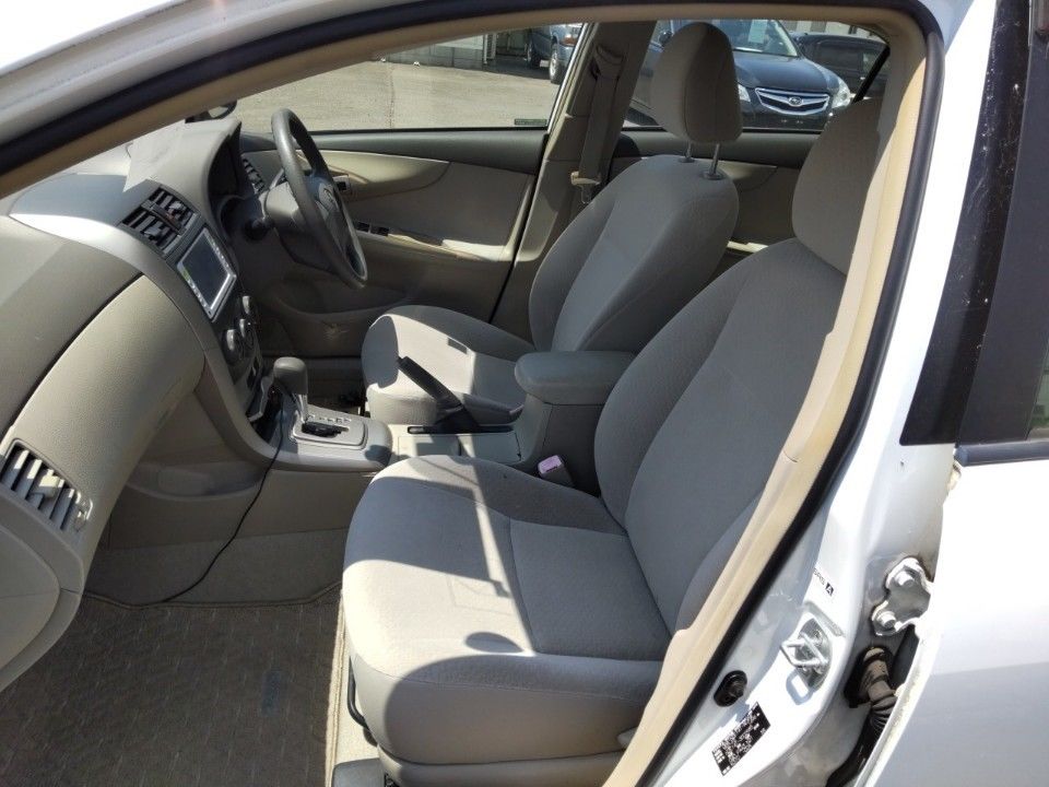 2011 Toyota カローラ アクシオ auction photo 16