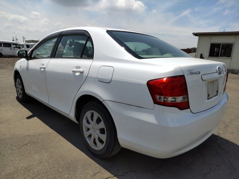 2011 Toyota カローラ アクシオ auction photo 6