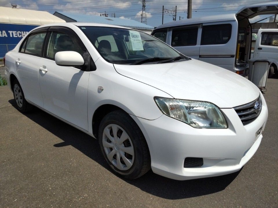 2011 Toyota カローラ アクシオ auction photo 4