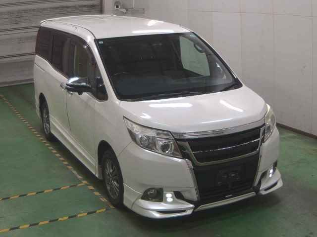 2015 Toyota Esquire 4WD Gi Japan auction vehicle