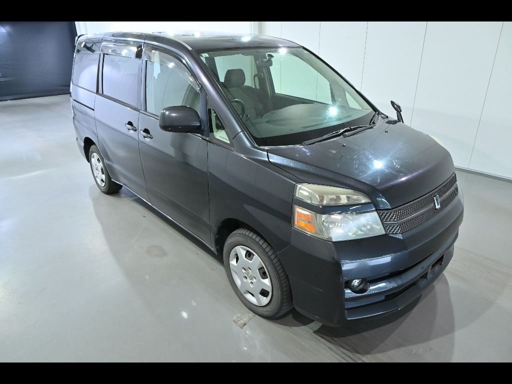 Japan Auction Vehicles 15 2005 Toyota Voxy X auction photo
