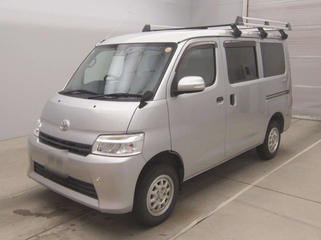 2021 Toyota TownAce Van GL Japan auction vehicle