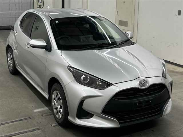 Japan Auction Vehicles 10 2022 Toyota Yaris X 4WD auction photo