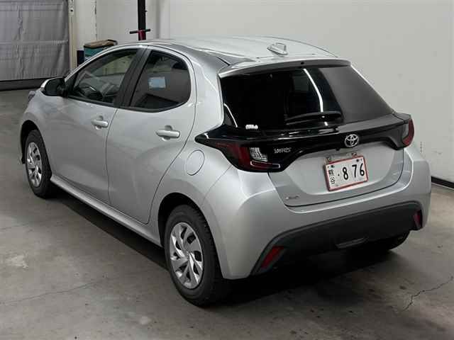 2022 Toyota Yaris X 4WD auction photo 2