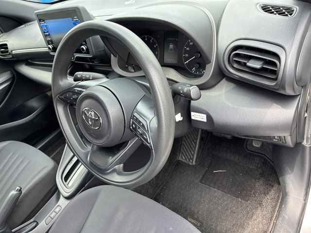 2022 Toyota Yaris X 4WD auction photo 3
