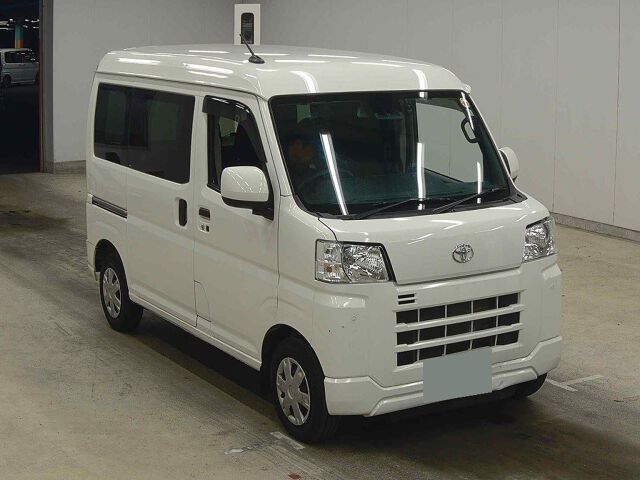 Japan Auction Vehicles 8 2023 Toyota Pixis Van cruise auction photo