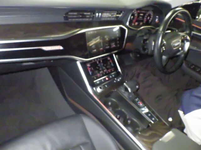 2019 Audi A6 Avant 55TFSIクワデビュ 4WD auction photo 3