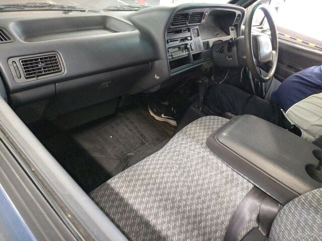 2001 Toyota Hiace Justlow DX GL auction photo 6