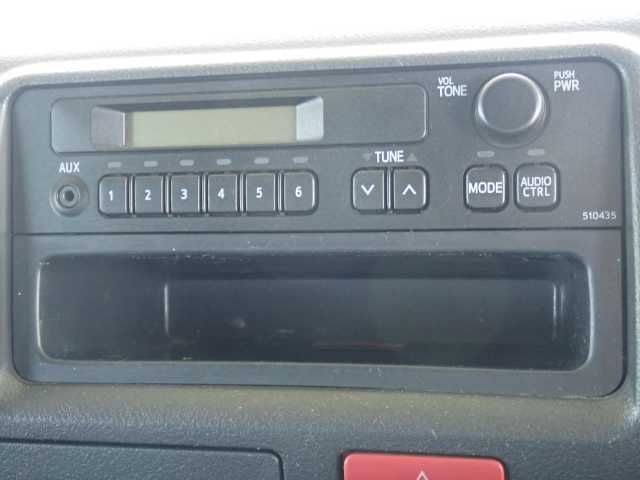 2020 Toyota Hiace DX 4WD auction photo 7
