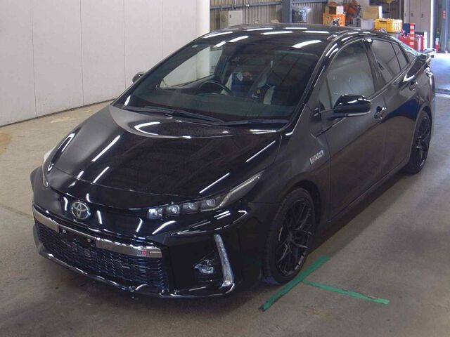 2019 Toyota Prius PHEV S GRスポーツ auction photo 4