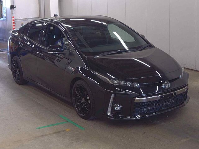 2019 Toyota Prius PHEV S GRスポーツ Japan auction vehicle