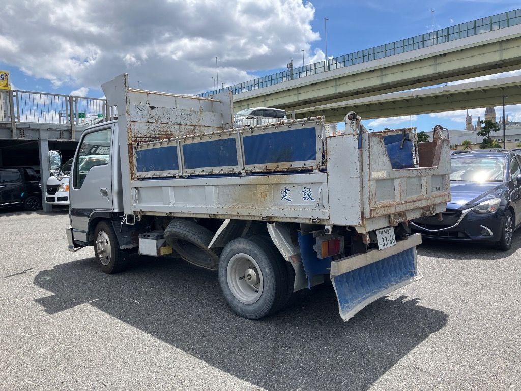2005 Isuzu Elf 2-ton dump truck auction photo 2