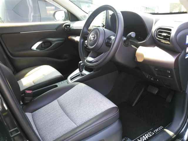 2021 Toyota Yaris Cross Hybrid Z auction photo 3