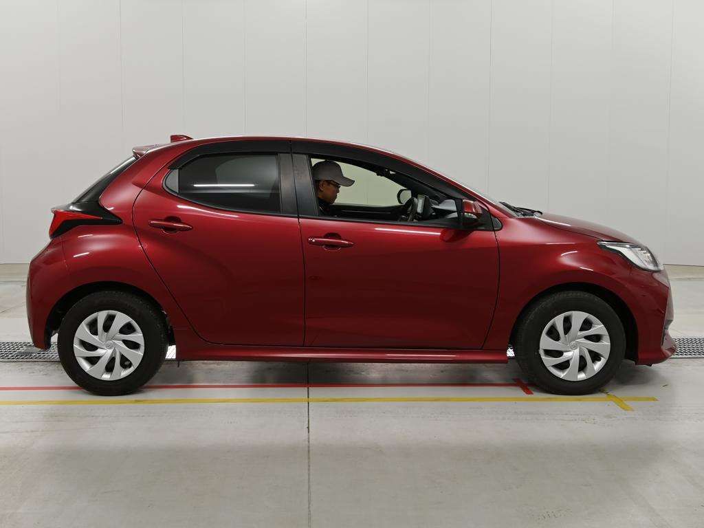 2022 Toyota Yaris G auction photo 3