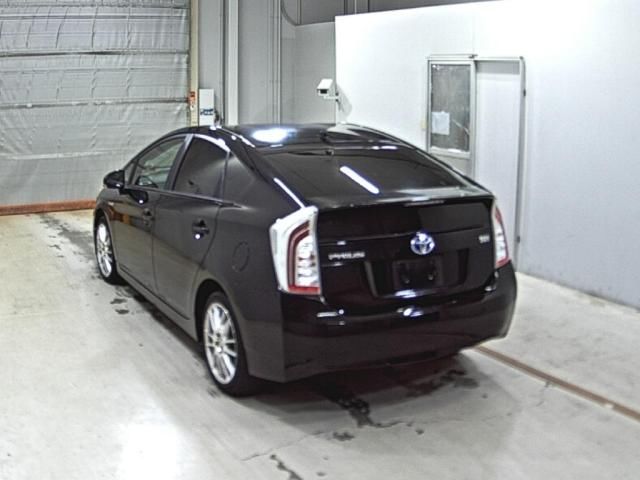 2015 Toyota Prius L auction photo 2