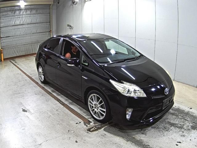 2015 Toyota Prius L Japan auction vehicle