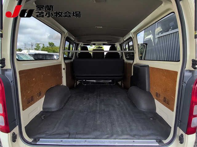 2014 Toyota Regius Ace 4WD DX auction photo 9